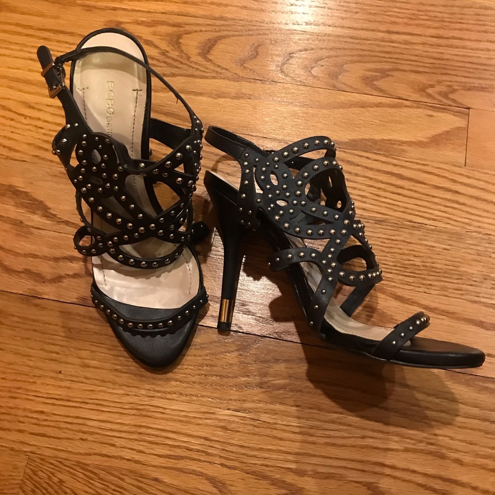 Heels - Picture 2 of 4